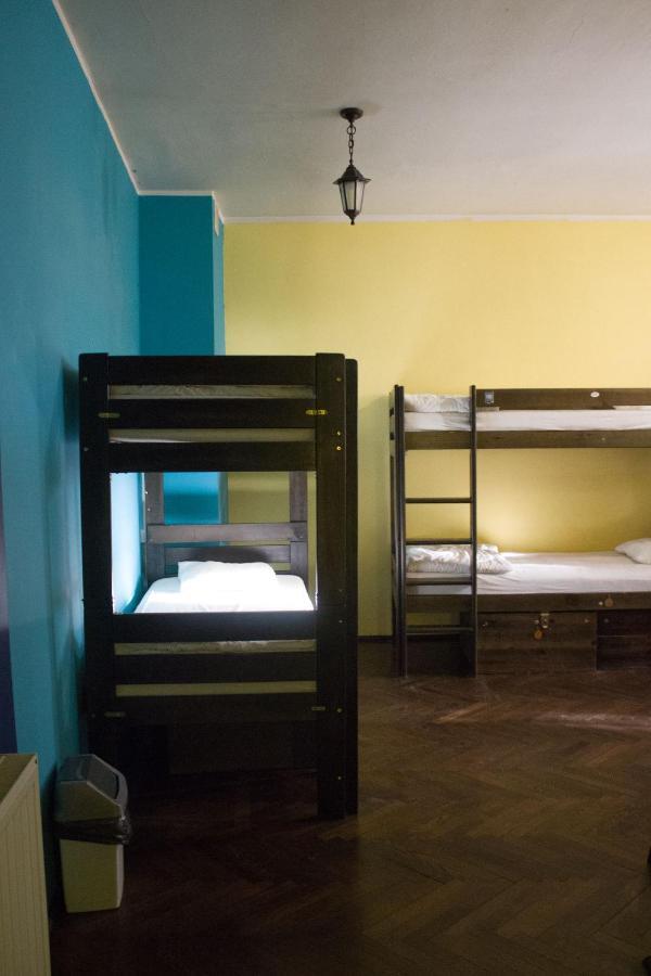 The Little Havana Party Hostel Krakow Bagian luar foto