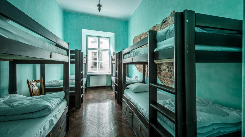 The Little Havana Party Hostel Krakow Bagian luar foto